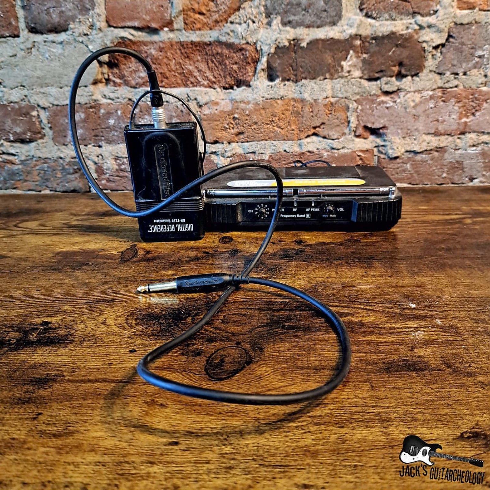 Digital Reference DR-T25B Wireless Transmitter and Receiver