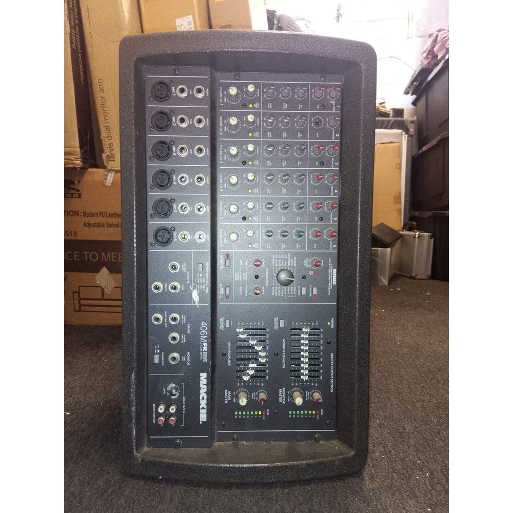 Mackie 406M FR 6-channel powered mixer
