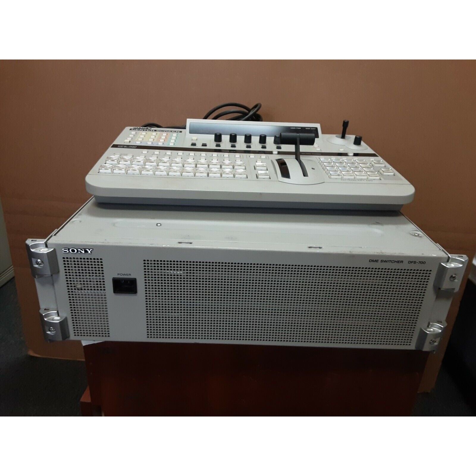 Sony Multi-Media Video Switcher DFS-700P SDI professional digital video effects