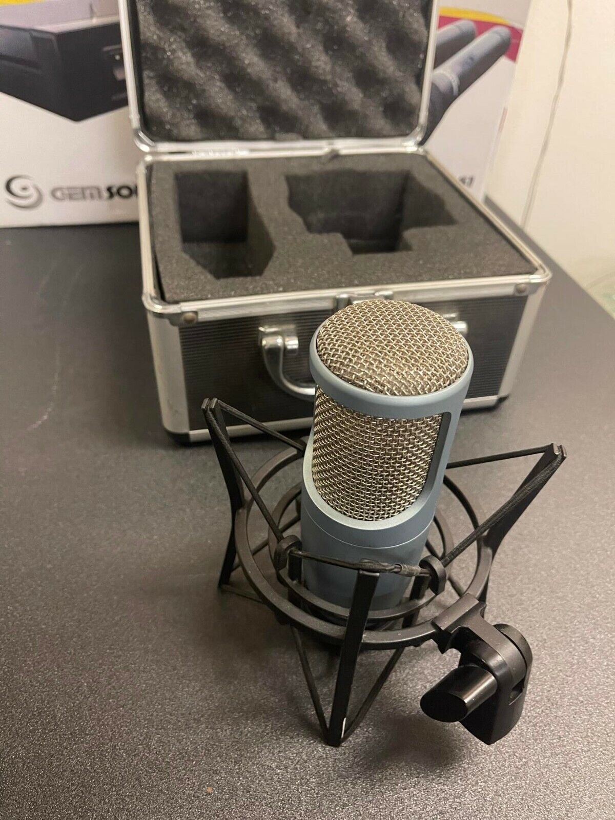 AKG Perception 200 High Quality Studio Diaphram Condenser Microphone