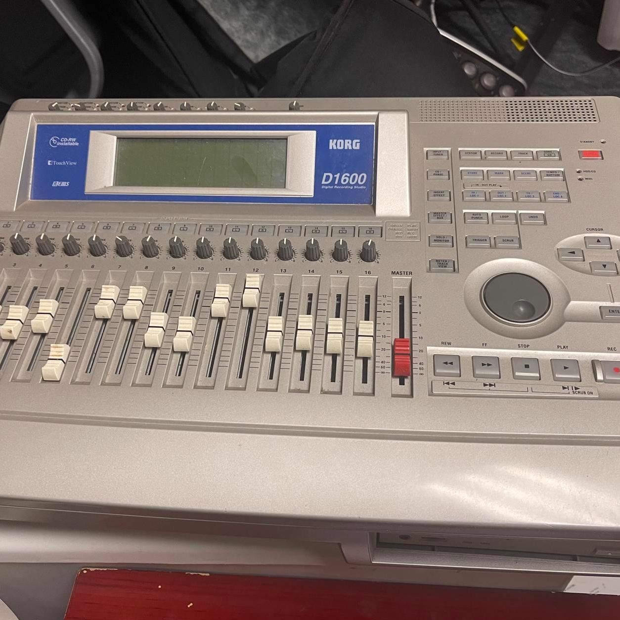 Korg D1600 Digital Recording Studio 16Track Multi-Track Recorder Used from Japan