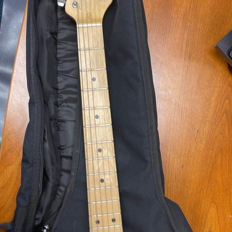 Behringer Electric Guitar Black